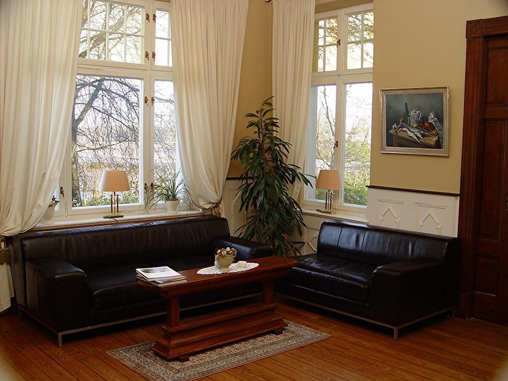 Hotel Gutshaus Kubbelkow à Bergen Auf Rugen Extérieur photo